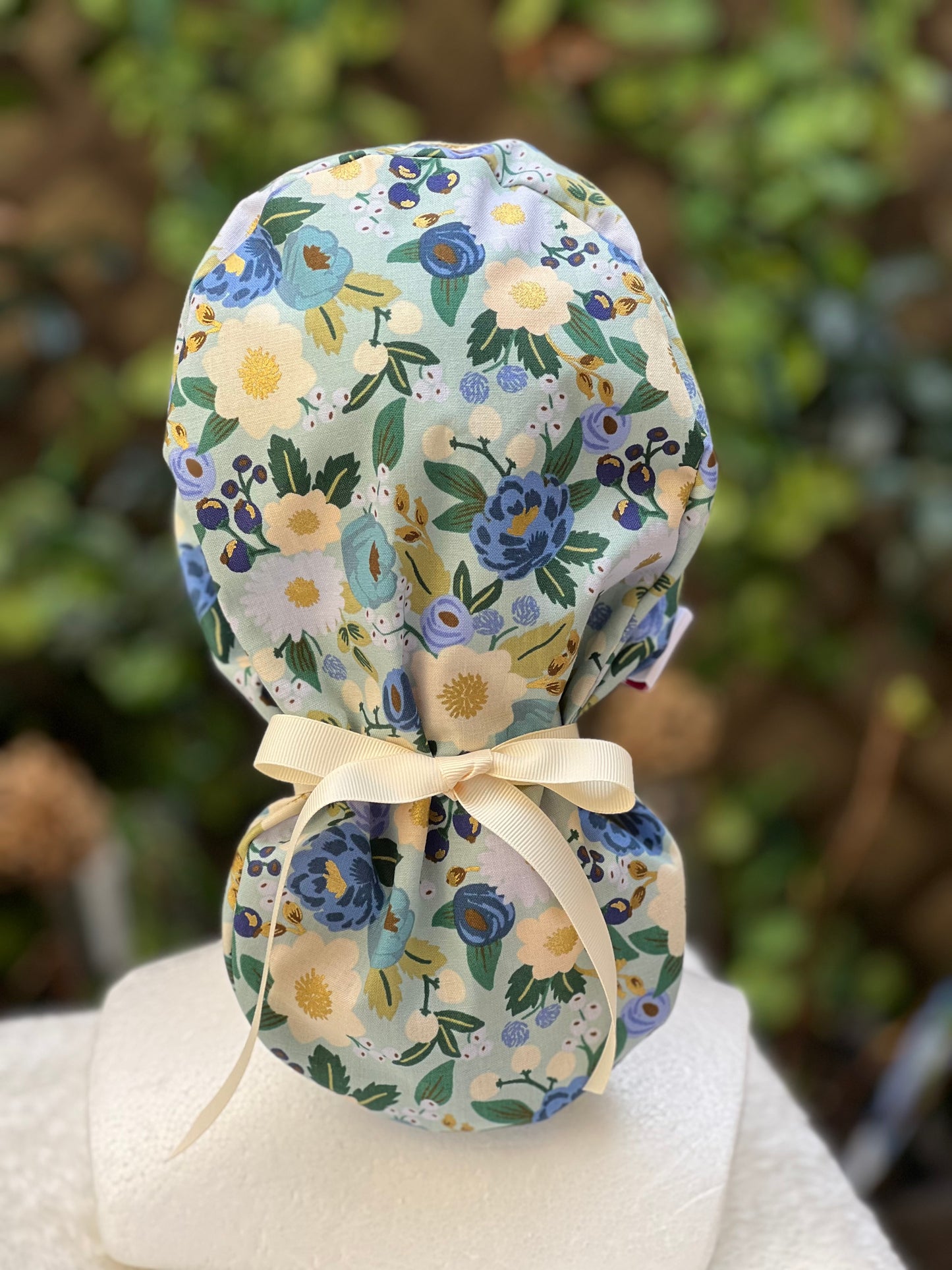 Jamesia ponytail scrub cap