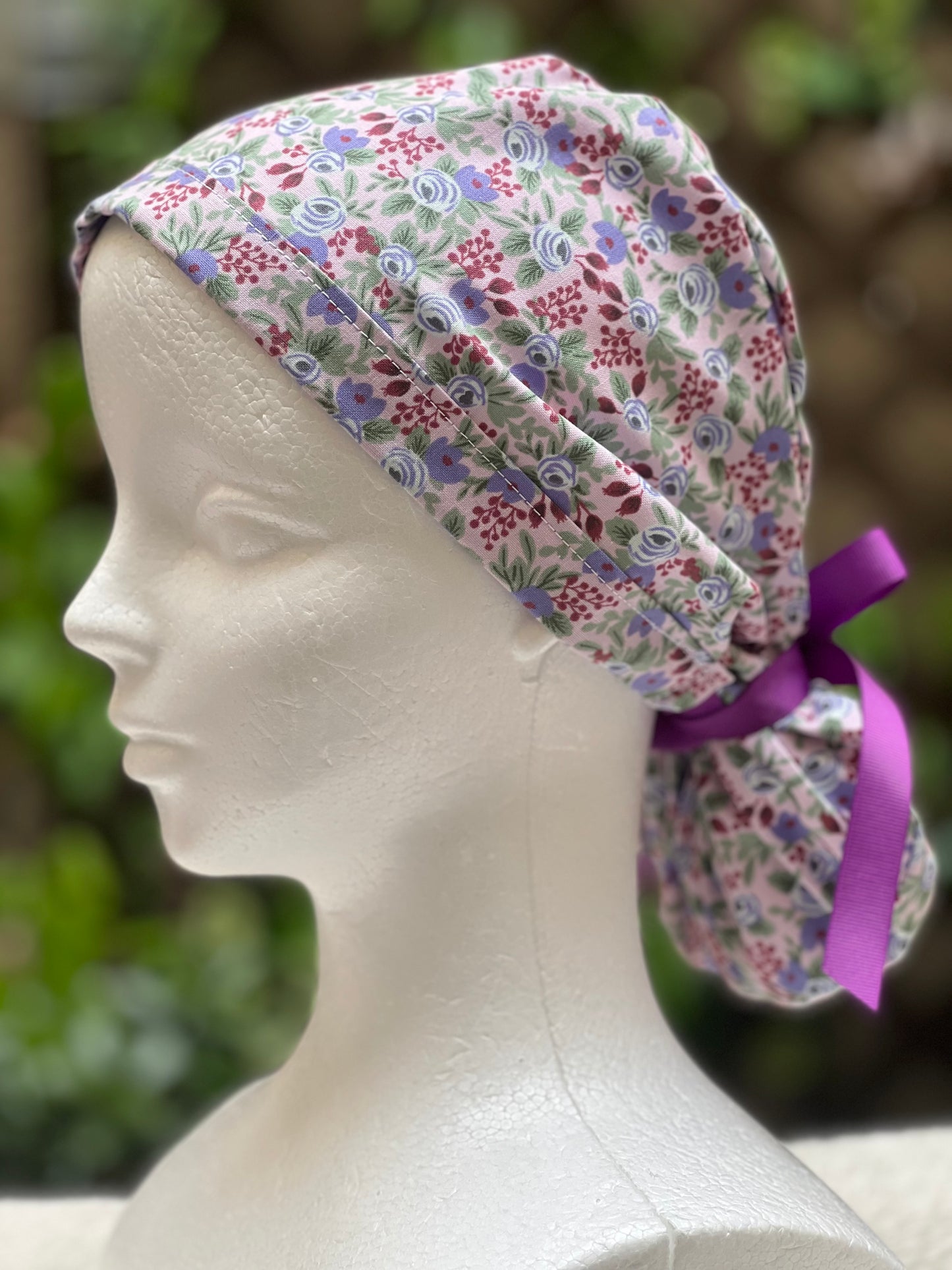 Leila ponytail scrub cap, lilac