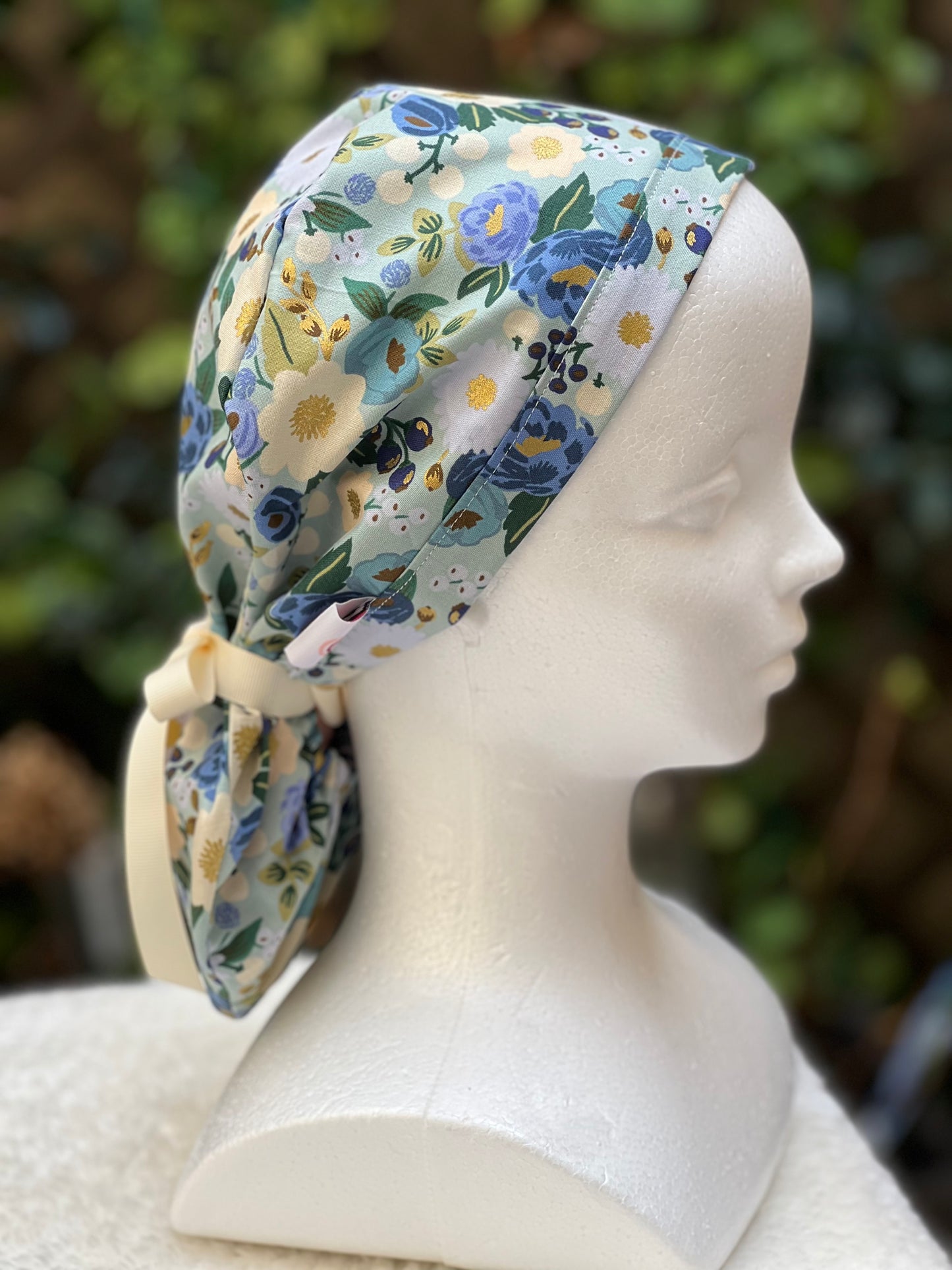 Jamesia ponytail scrub cap