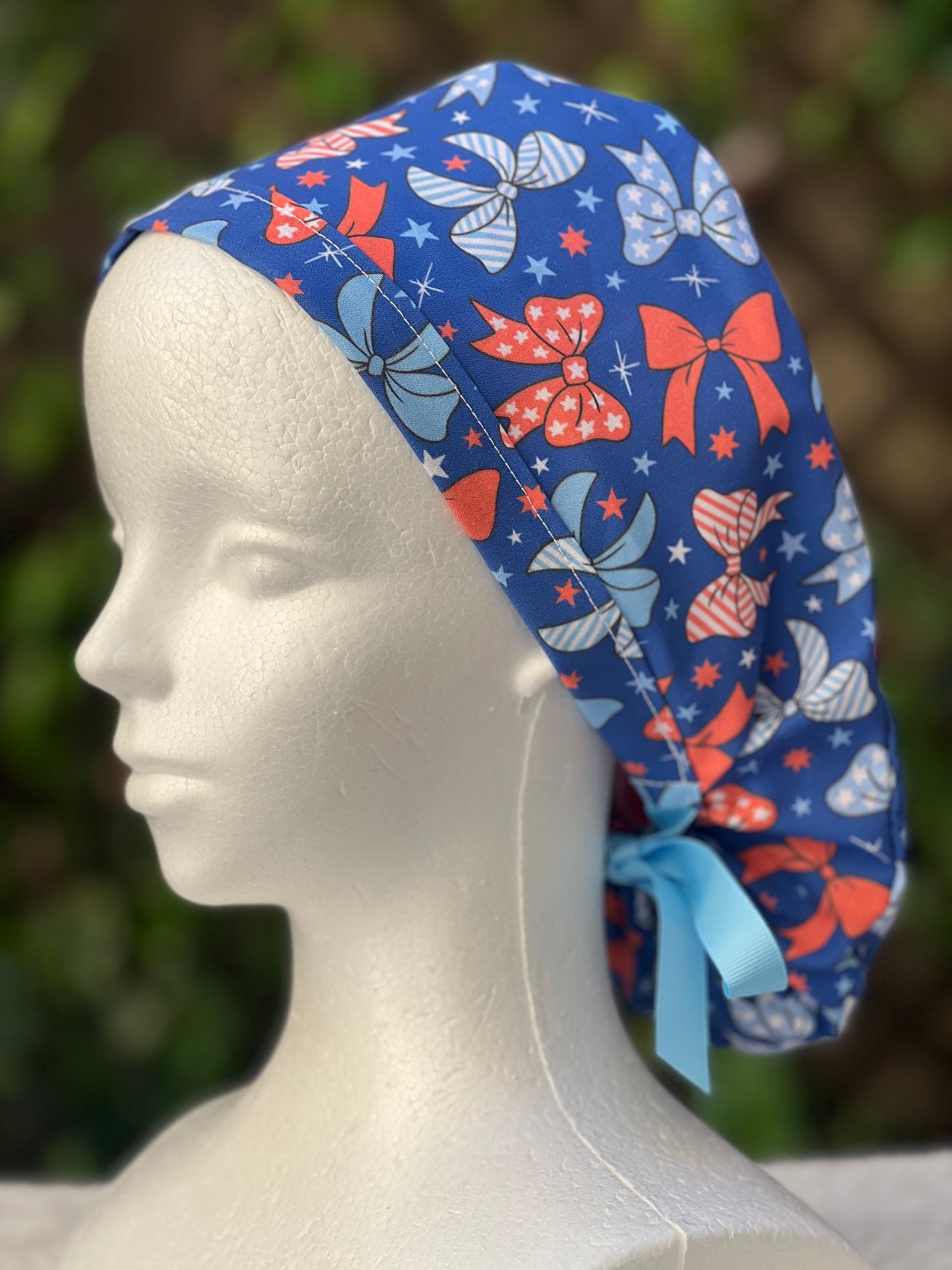 Red, white and blue bowsScrub Cap