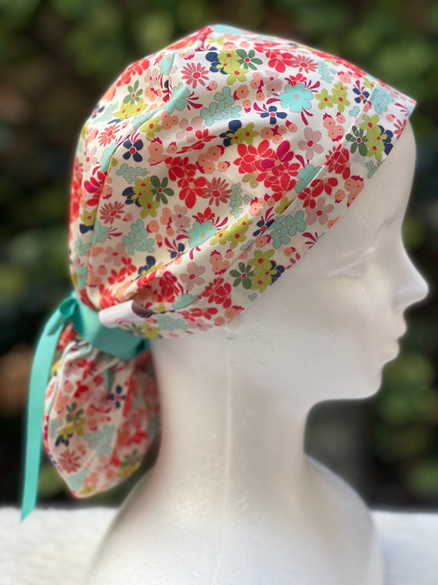 Divina - Ponytail Cap