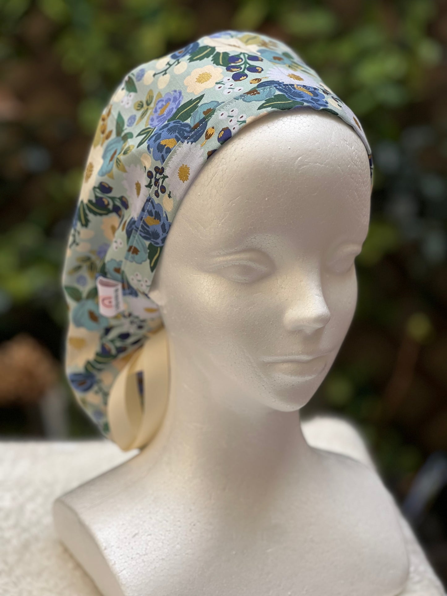 Jamesia ponytail scrub cap