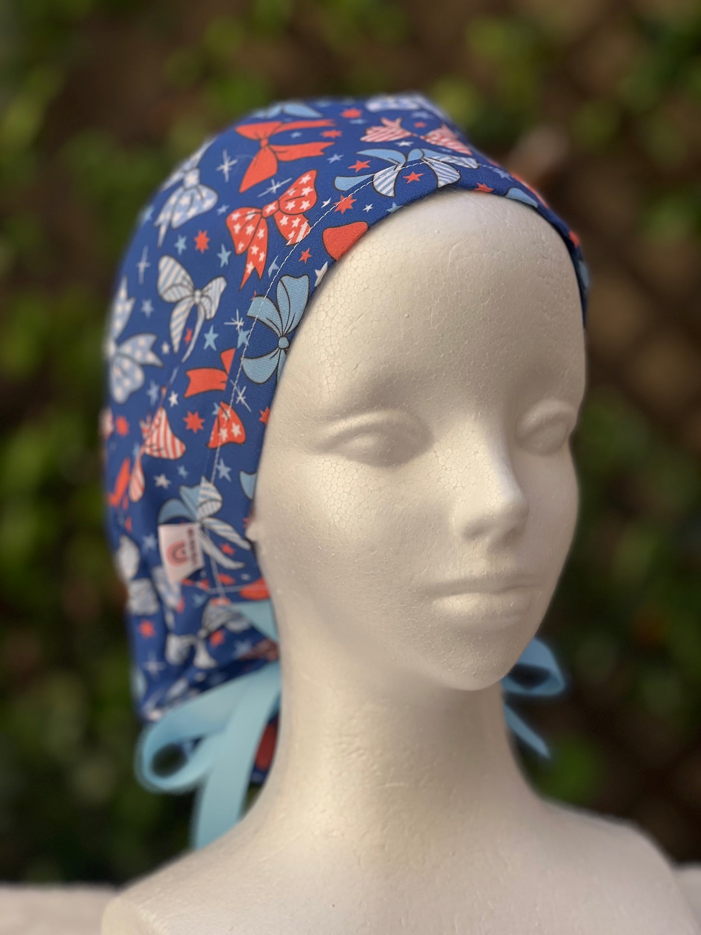 Red, white and blue bowsScrub Cap